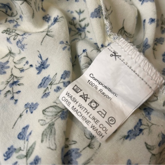 Chic Floral White and Blue Sleeveless Blouse size 2XL - Picture 6 of 6